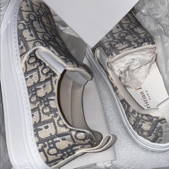 Dior size 37 never been out box have purse to match - Picture 1 of 1